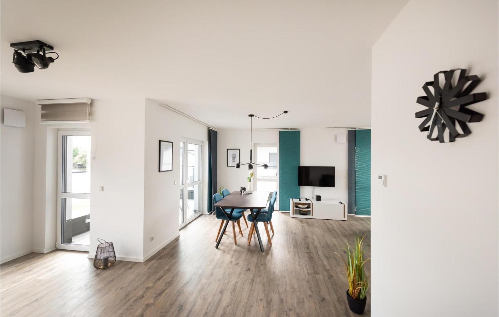Amazing Apartment In Rechlin With Kitchen Extérieur photo