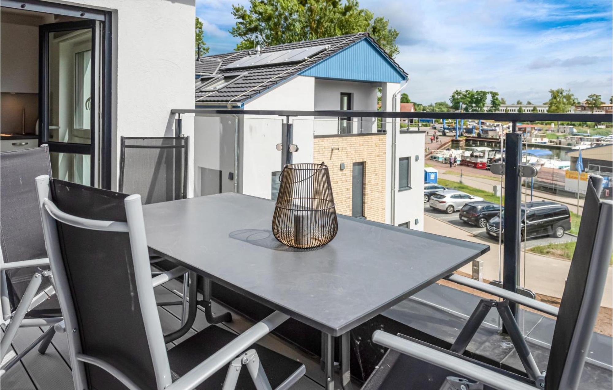 Amazing Apartment In Rechlin With Kitchen Extérieur photo
